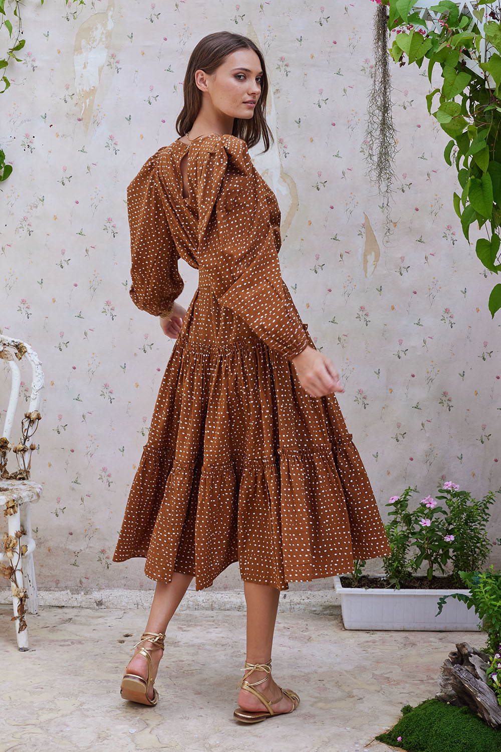 LEXXI MIDI DRESS RANDOM DOT BROWN ALEZAN