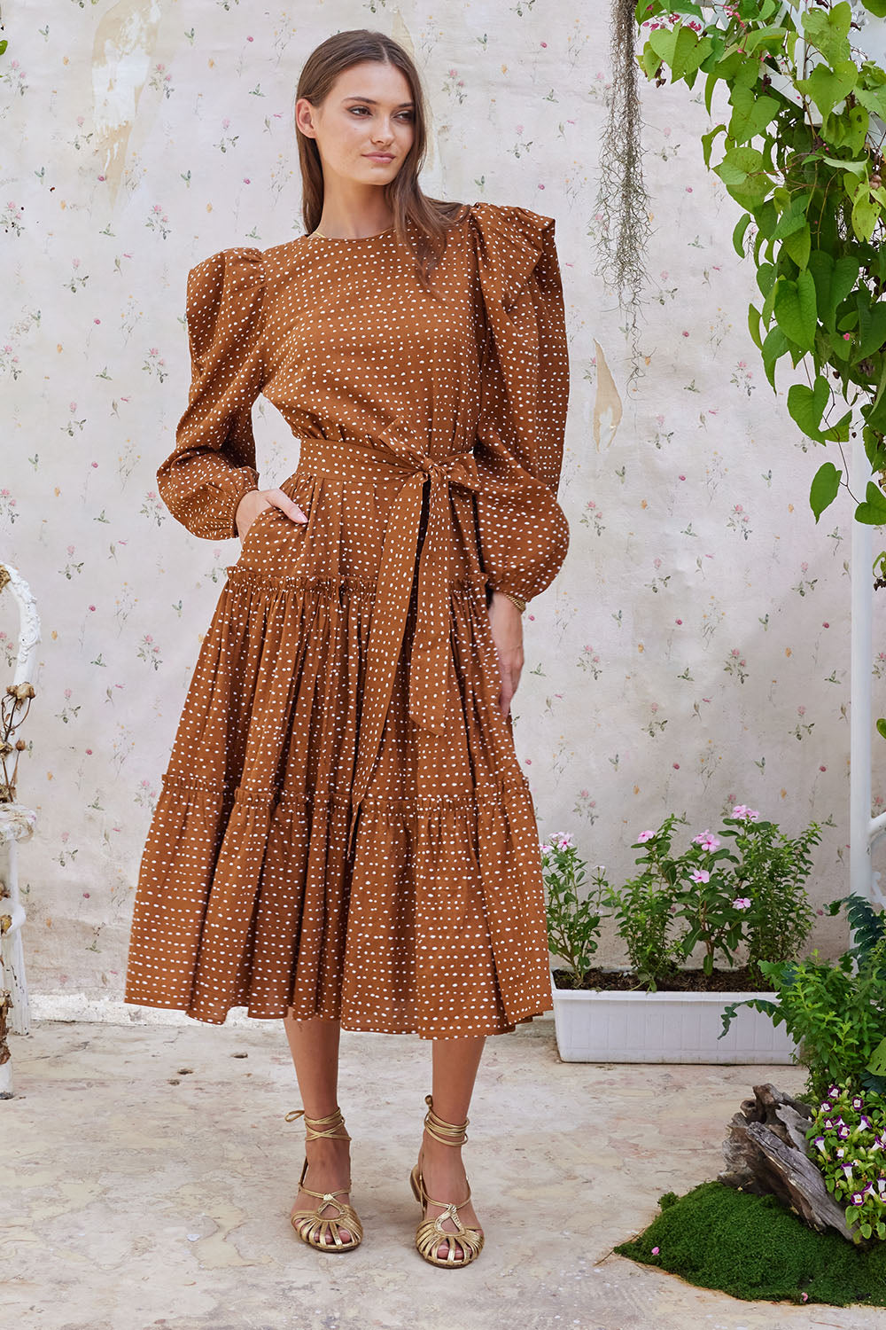 LEXXI MIDI DRESS RANDOM DOT BROWN ALEZAN